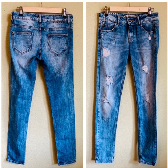 ZARA Slim Distressed Premium Wash Jeans - Picture 3 of 8